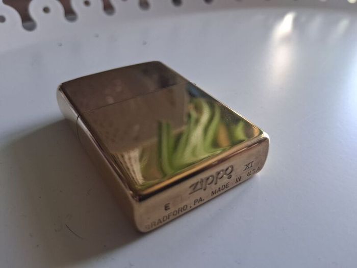 Solid Brass Zippo 1995 lighter unfired