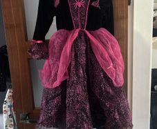 spooky dress and hat