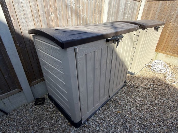 Large Keter Storage box 1200l