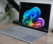 New Microsoft Surface Laptop 7 | Intel Ultra 7 266V | 16GB | 256GB | 3-Year Extended Warranty