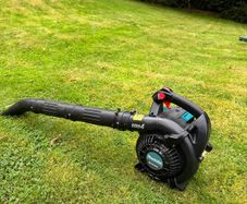 Makita 4 stroke leaf blower