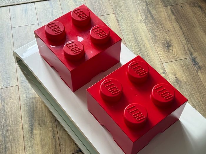 Red LEGO 4-Stud Storage Bricks Stackable Lift-Off Lid (Pair)