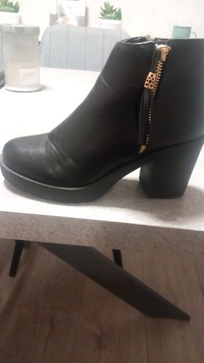 Boots size 37 uk 4