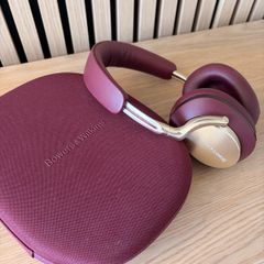 Bowers & Wilkins PX8