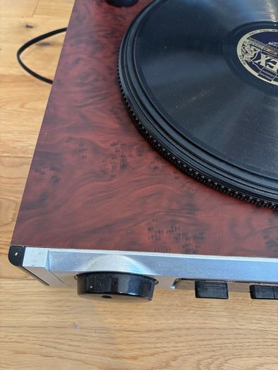 Technosonic MT-PH02 Retro Style 3-Speed Record Player Turntable & Radio