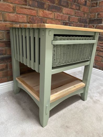 Bedside lockers / tables / lamp tables