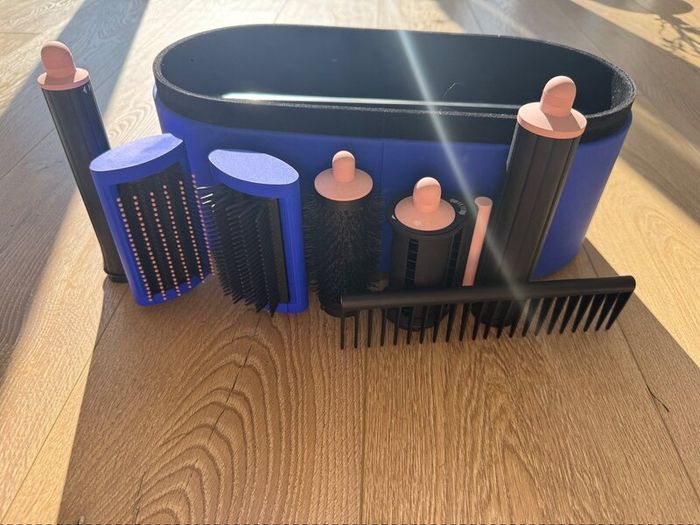 Dyson Airwrap Multi-styler, model HS05.