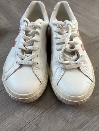 Veja Trainers