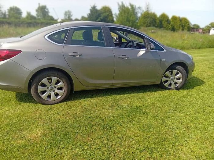 2016 Opel Astra  NCT 8/27