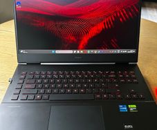 Hp Omen 17 Rtx 4080 / I7-13700hx / 32gb Ddr5 / Qhd 240hz Gaming Laptop