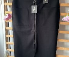 skirt Bnwt black below knee pencil skirt with zip front detail size 12