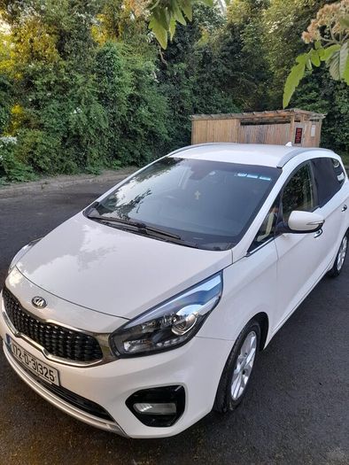 Kia Carents