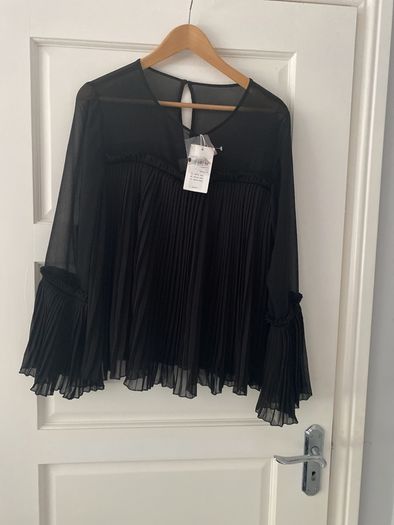 Beautiful sheer pleat ladies top, Vila