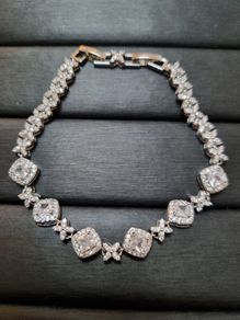 Cystal bracelet size M-L
