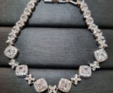 Cystal bracelet size M-L