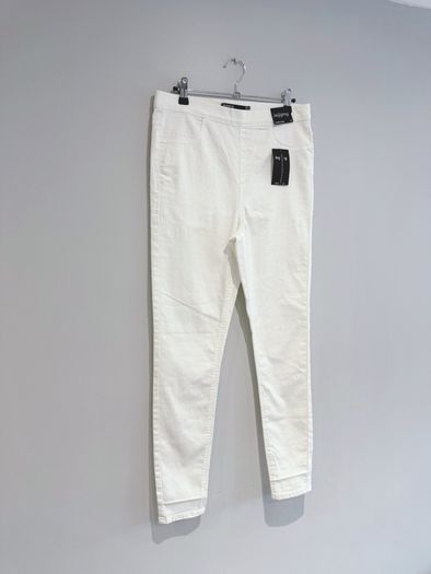 New Dunnes Stores High-Waisted White Jeggings