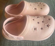 UK 12 pink clogs