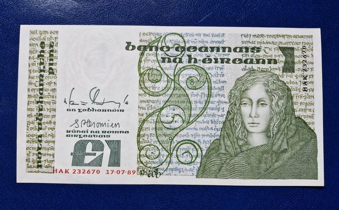 Set of 5 In Sequence Ireland 1 Pound 1989  (HAK) Banknote's