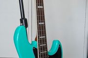 Sire Jazz Bass + Accessories