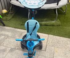 blue smart trike