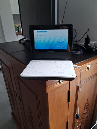 Portable DVD player