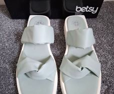 Brand new Betsy sliders