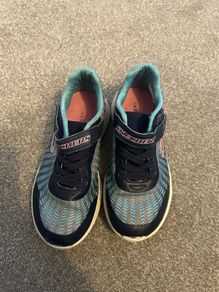 UK 1 Skechers