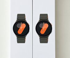2 x Samsung Galaxy Watch 7 Brand New Sealed