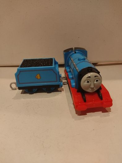 Trackmaster Thomas and Friends Gordon Motorised Train Mattel 2013