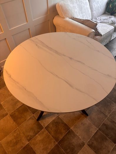 Modern Alex Round Dining Table for Sale