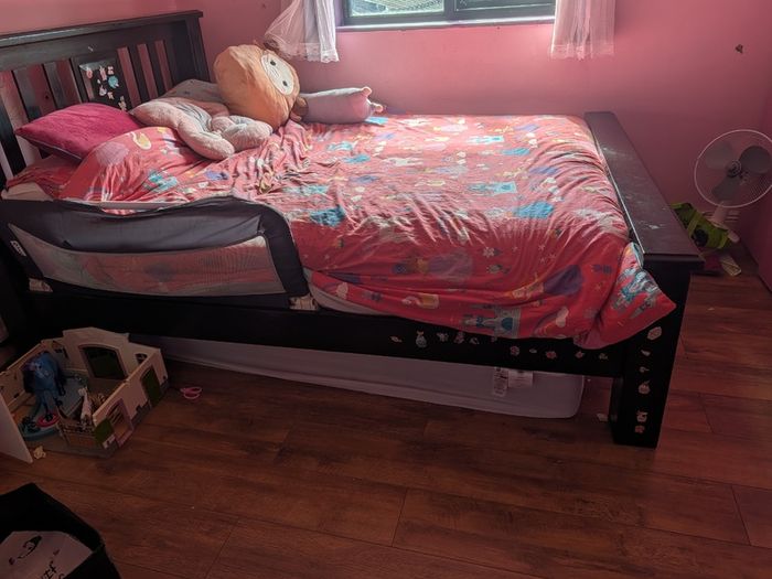 King size bed