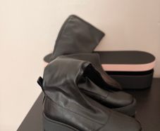 High knee boots
