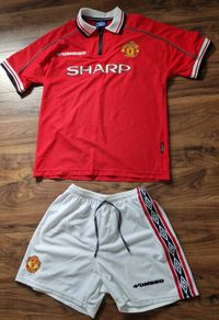 Man Utd Adult Jersey and shorts 1999