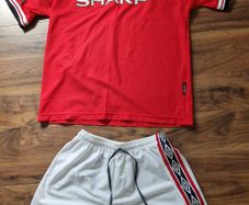 Man Utd Adult Jersey and shorts 1999