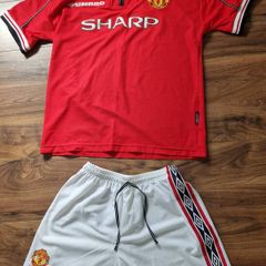 Man Utd Adult Jersey and shorts 1999
