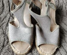 Ladies Salvi Wedge  Size 5