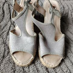 Ladies Salvi Wedge  Size 5