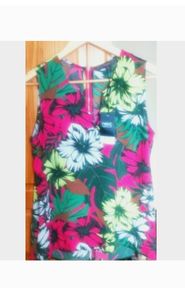 Lovely top Brand new exotic flower print blouse summer multi colour vest Size 10