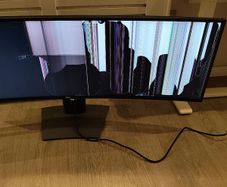 Dell curved 49 inches monitor for parts or repair SCREEN SHATTERED