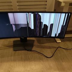 Dell curved 49 inches monitor for parts or repair SCREEN SHATTERED