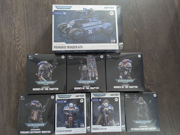 Lot of Joytoy Warhammer Ultramarine Action Figures and Vehicle