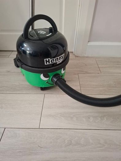 Henry Pet Vaccuum cleaner
