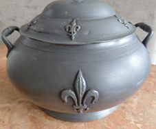 Antique French pewter Soup tureen with Fleurs de lys design 20cm