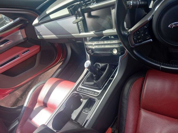 2016 Jaguar Xf