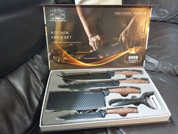Kitchen knife set