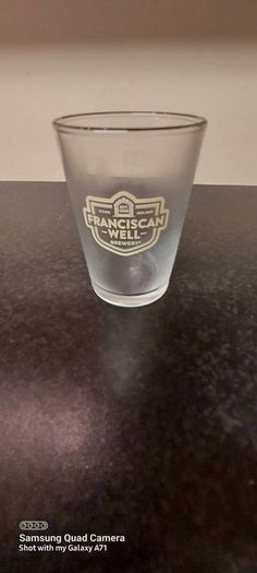 franciscan well cork glass , prefect condition, price includes post to anywhere in Ireland, thank you,or if buyer collects cheaper. Take as is