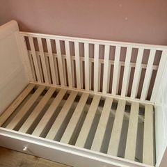 Cot bed