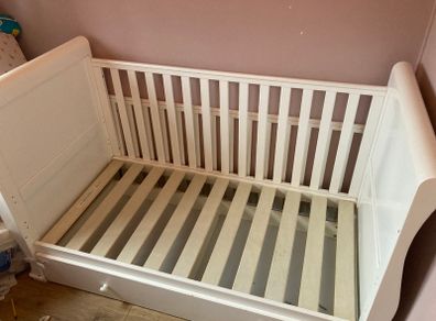 Cot bed