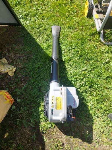 Leaf blower