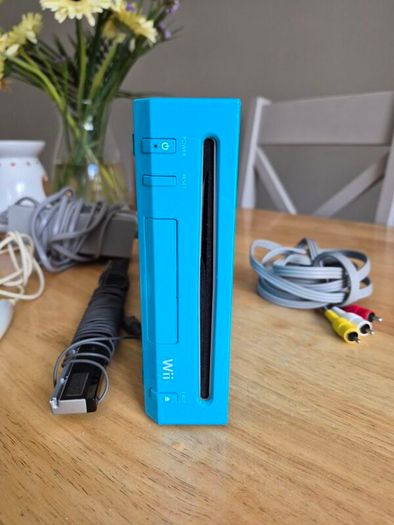 Nintendo wii blue console_complete bundle_(tested & working)